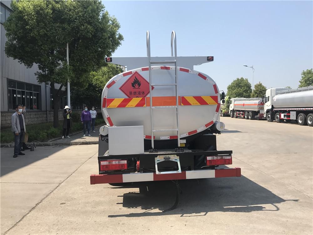 8.5方國六東風凱普特油罐車